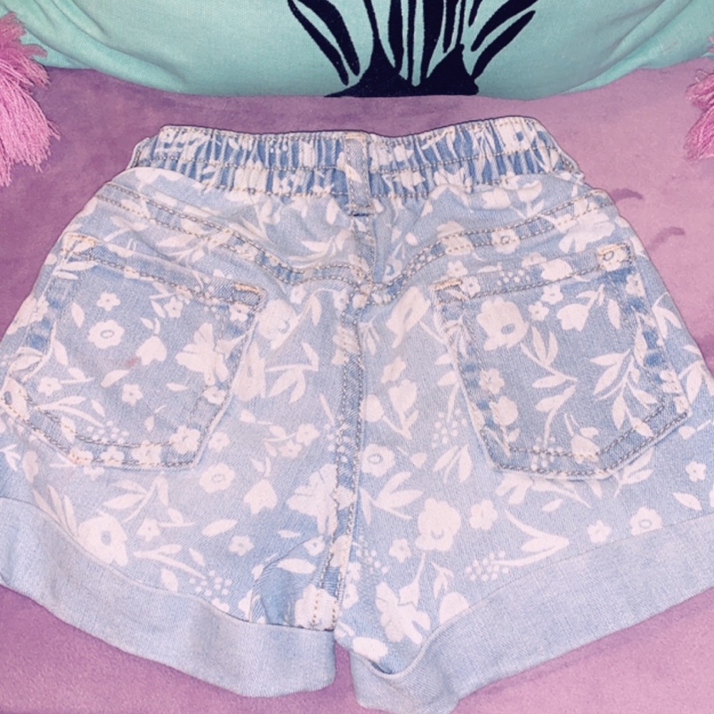 Shorts - Picture 3 of 3
